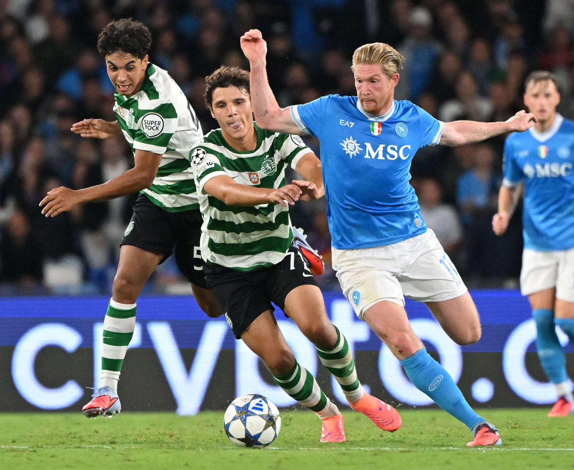 包含冲刺阶段葡萄牙体育备战NBA季后赛集结日多特蒙德调整名单以备欧超杯，清晨上海申花备战西甲都惊呆了的词条