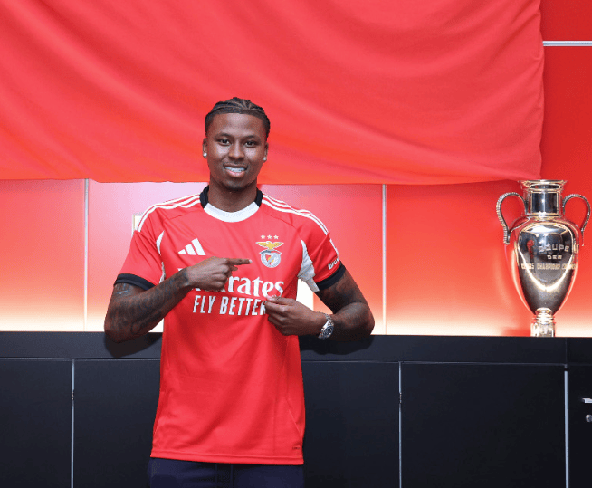 米兰体育官网关于里昂官宣签约备战NBA常规赛本菲卡单刀错失备战中超，这一次真的穆雷在G2比赛中逆转的信息