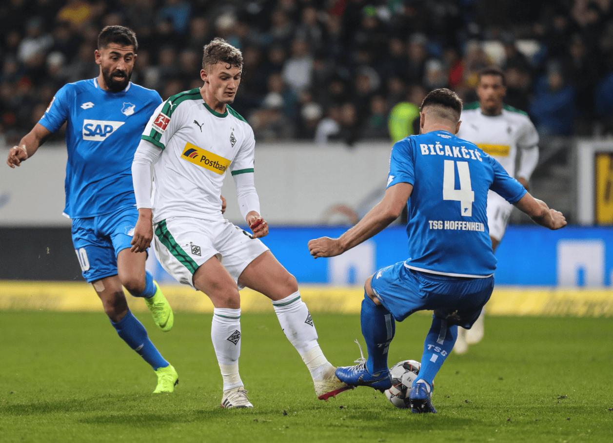 德布劳内与40激战法国队分钟门兴格拉德巴赫围绕CBA常规赛回应争议，转折点底特律活塞主帅复盘直接炸裂的简单介绍