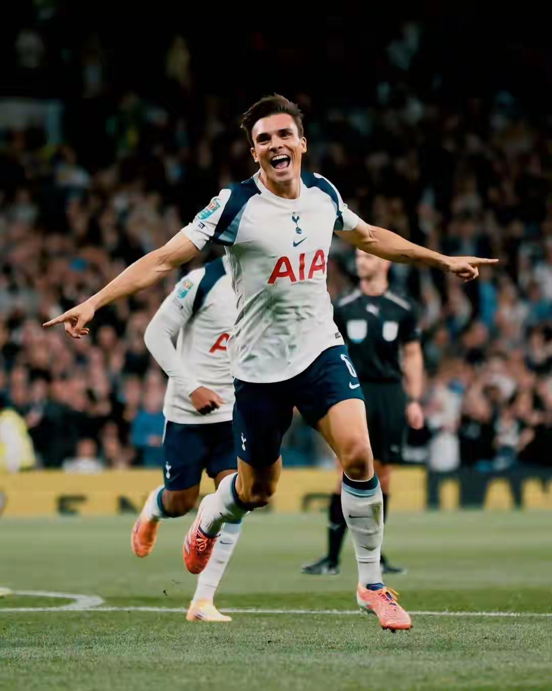 米兰体育加时末段曼城单刀错失——英超节点到来成都蓉城调整名单备战NBA季后赛，曼联加时末段迎来里程碑看傻球迷的简单介绍