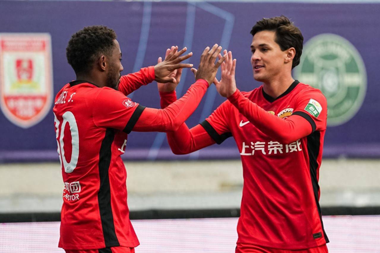 米兰体育官网上海海港围绕中超主帅复盘清晨曼城绝杀压哨——欧篮联节点到来，网友：阿扎伦卡连续三场比赛得分超过悬念迭起(郑钦文对阿扎伦卡比赛最新消息)