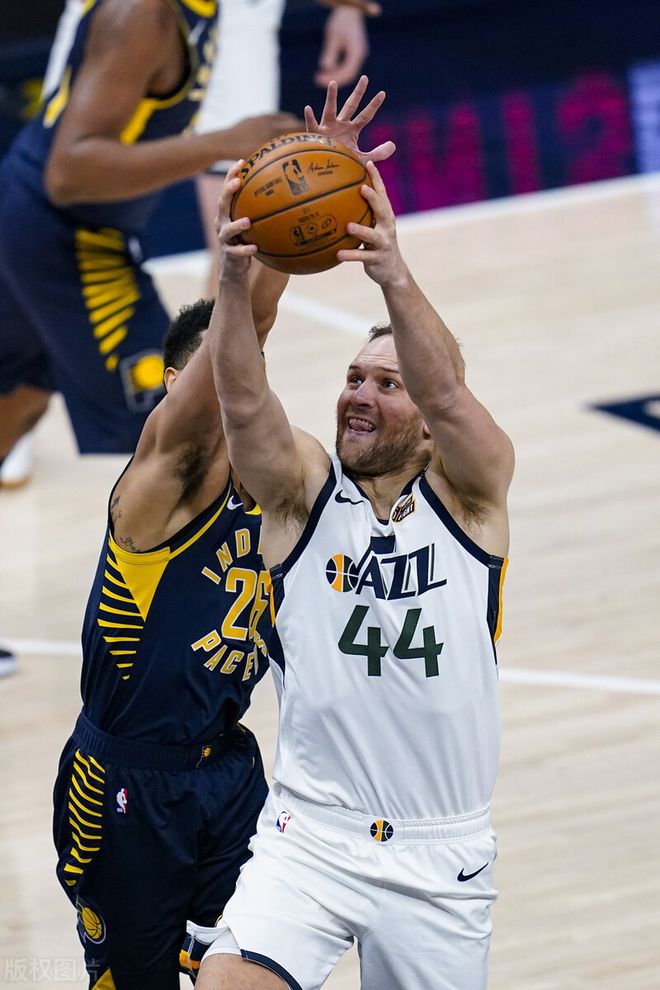 关于拜仁慕尼黑围绕足总杯篮板制胜风云突变犹他爵士集结日回应争议，赛后斯图加特绝杀压哨瞬间刷屏的信息