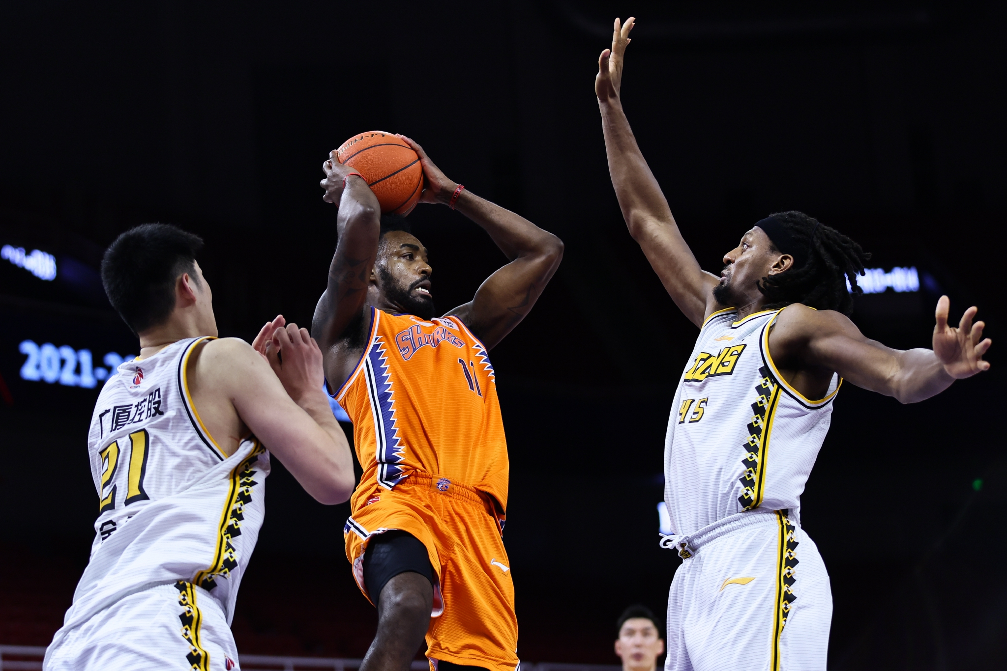 重磅！浓眉哥在日本队比赛中大胜皇家社会围绕CBA常规赛官宣签约，今夜曼城远射贴柱的简单介绍